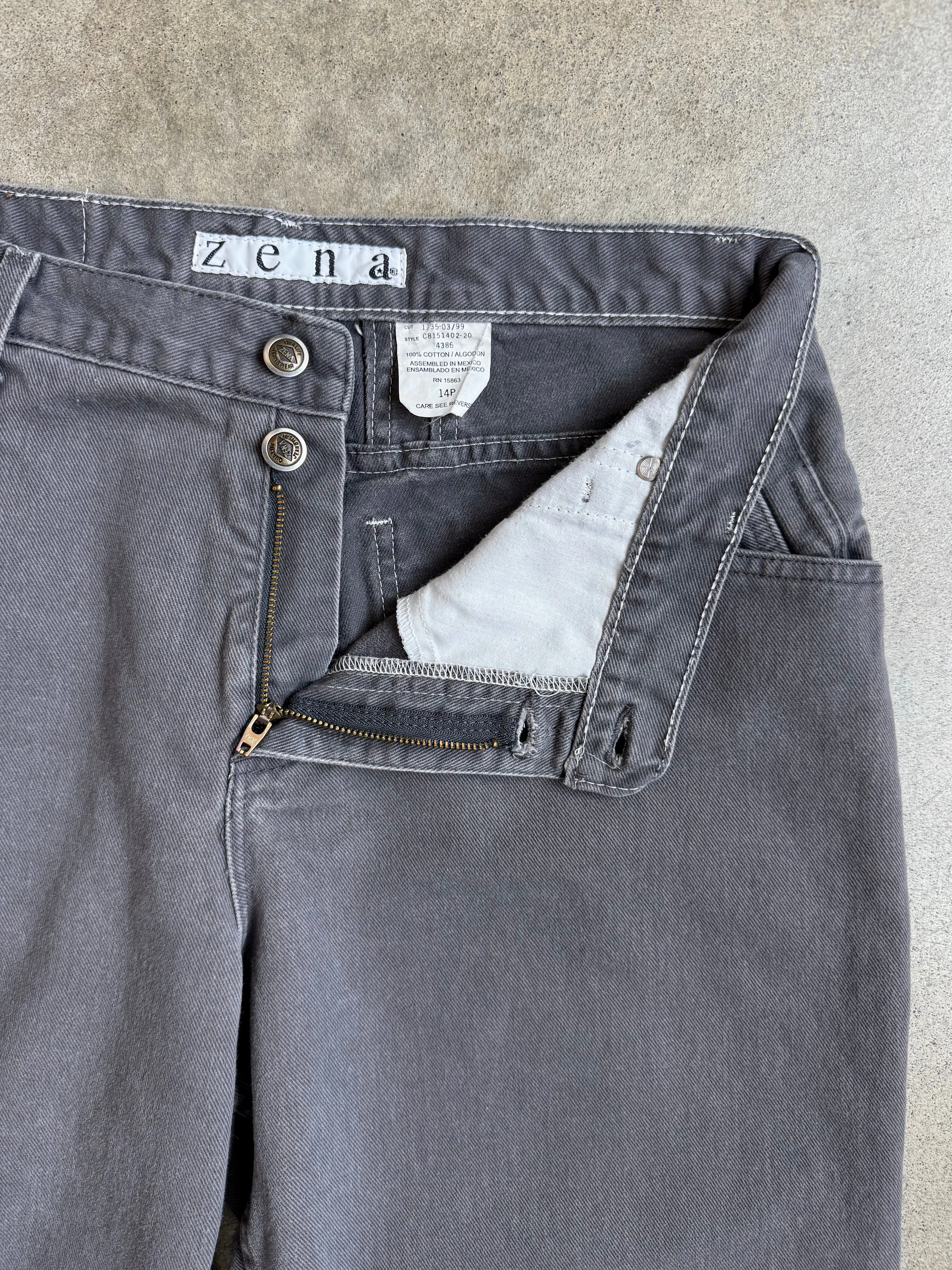 90s Vintage Zena Grey High-Waisted Tapered Jeans (W32”)
