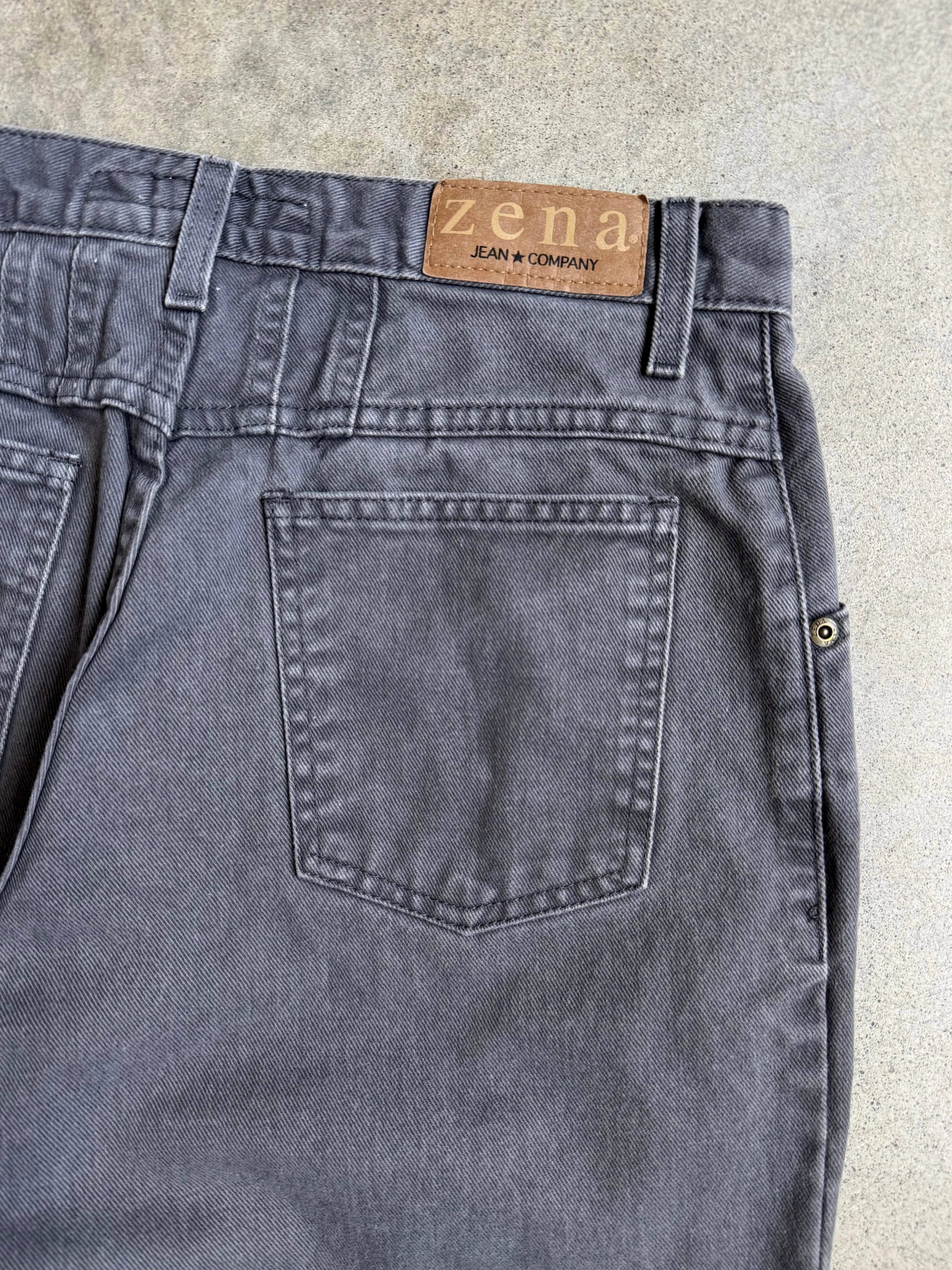 90s Vintage Zena Grey High-Waisted Tapered Jeans (W32”)