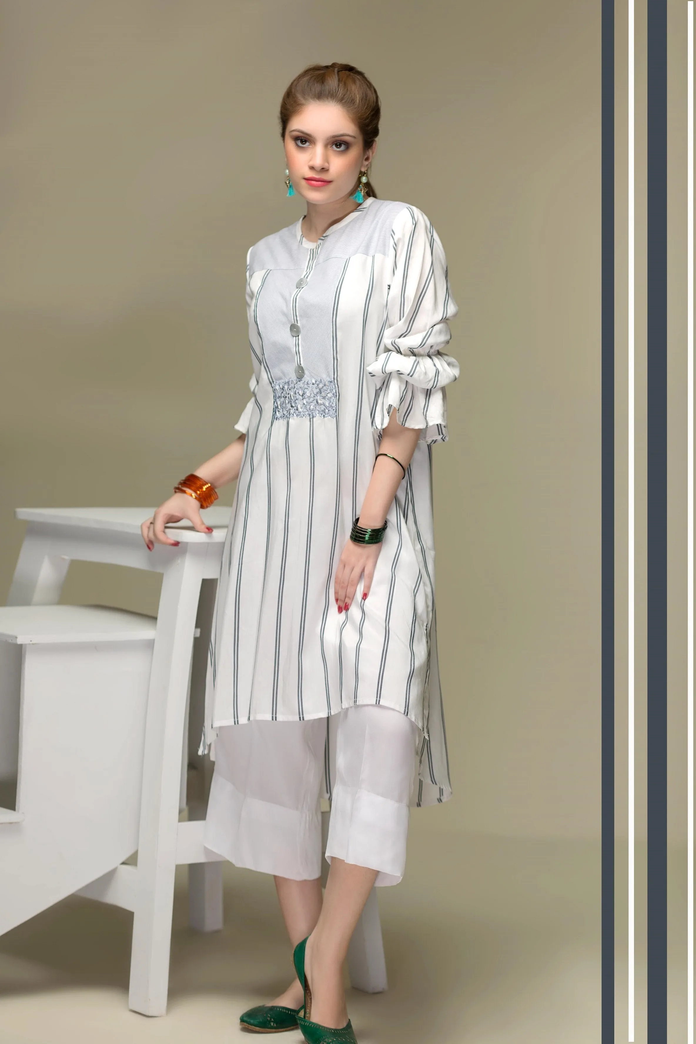 Stripe Hype – Grey and White