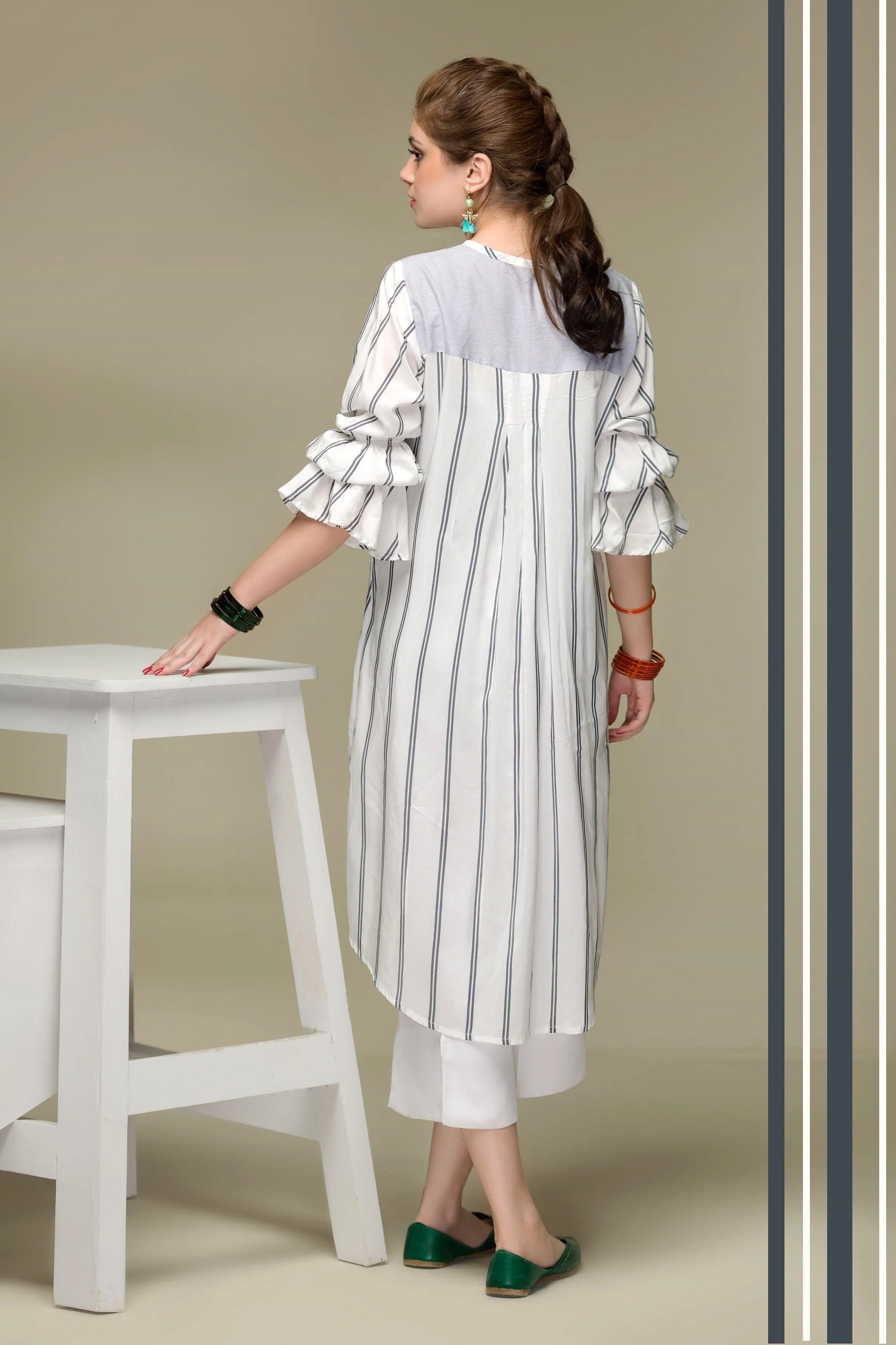 Stripe Hype – Grey and White