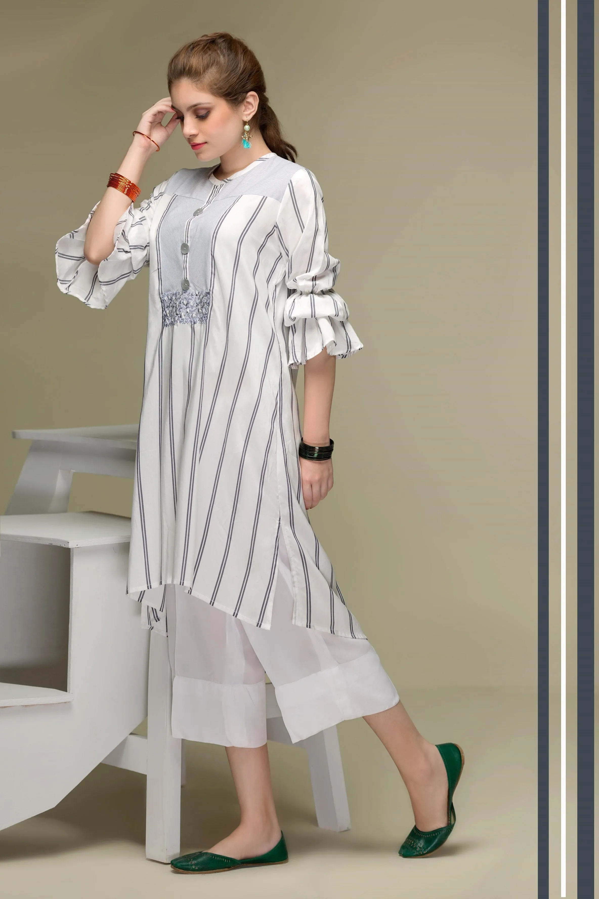 Stripe Hype – Grey and White